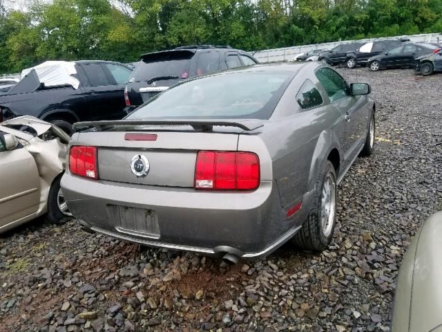 1ZVHT82H355226164 - 2005 FORD MUSTANG GT GRAY photo 4