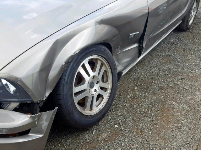 1ZVHT82H355226164 - 2005 FORD MUSTANG GT GRAY photo 9