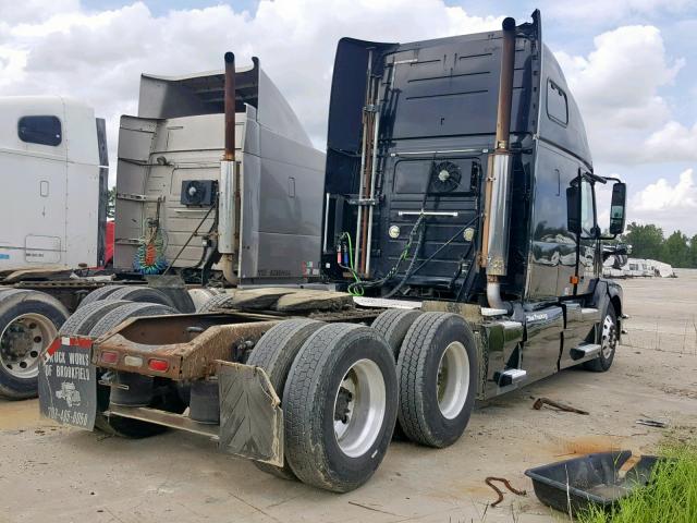 4V4NC9TJ27N450952 - 2007 VOLVO VN VNL BLACK photo 4