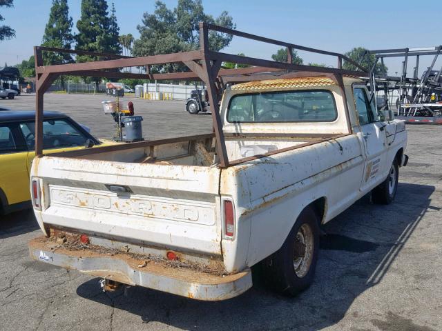 000000F25YRB49318 - 1967 FORD F-250 WHITE photo 4