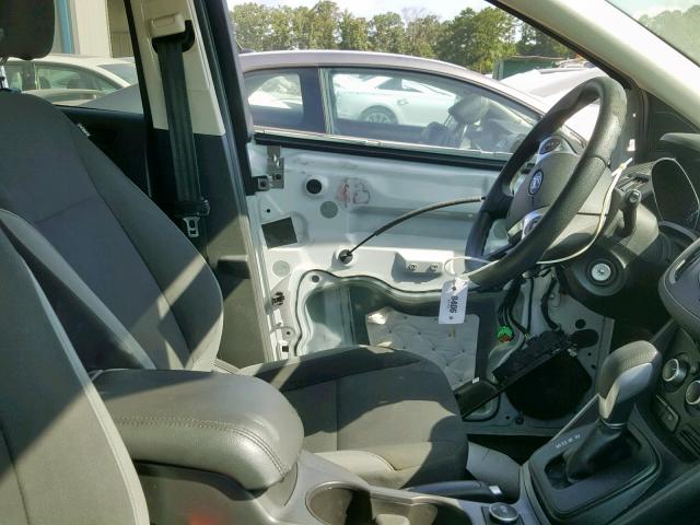 1FMCU0F78DUC51817 - 2013 FORD ESCAPE S WHITE photo 5