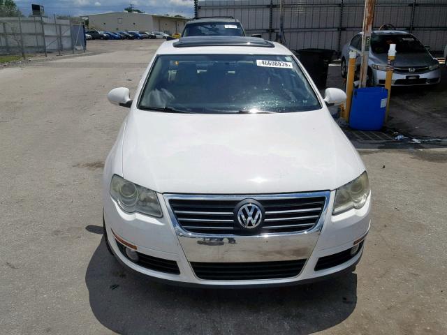 WVWJK73C19E038804 - 2009 VOLKSWAGEN PASSAT TUR WHITE photo 9