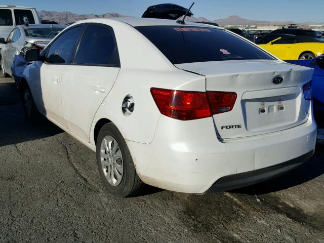 KNAFU4A27C5572368 - 2012 KIA FORTE EX WHITE photo 3