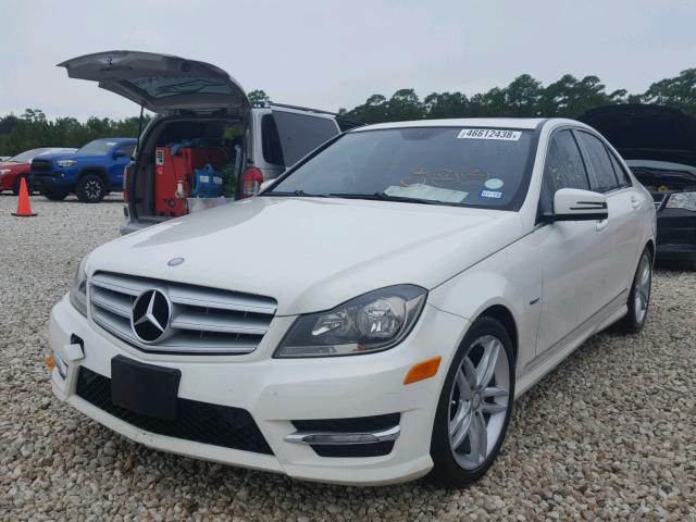 WDDGF4HB8CA599678 - 2012 MERCEDES-BENZ C 250 WHITE photo 2