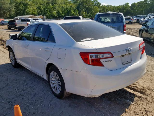 4T4BF1FK0CR269457 - 2012 TOYOTA CAMRY BASE WHITE photo 3