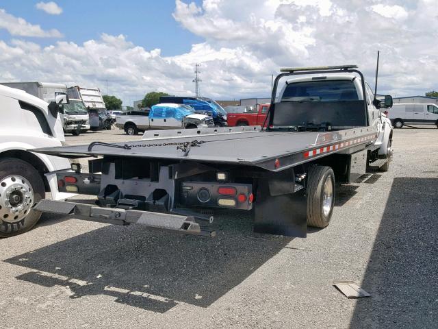 3FRNX6FC7AV270750 - 2010 FORD F650 SUPER WHITE photo 4