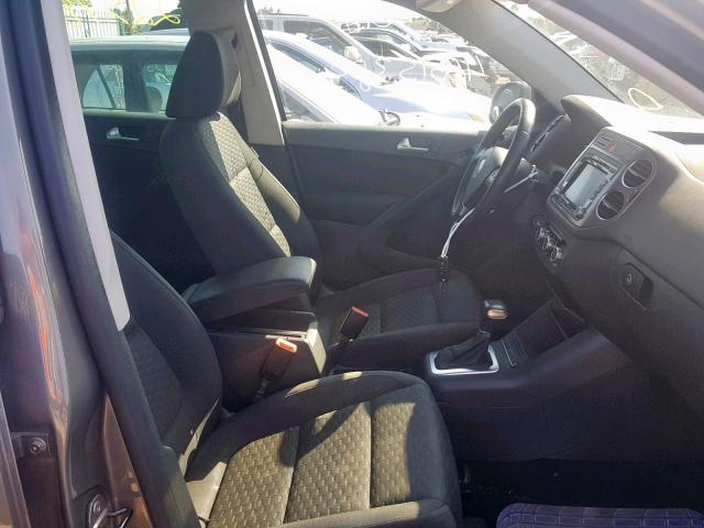 WVGBV7AX1AW514948 - 2010 VOLKSWAGEN TIGUAN SE GRAY photo 5