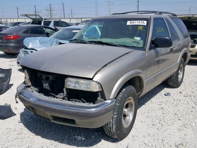 1GNCS18W71K127718 - 2001 CHEVROLET BLAZER TAN photo 2