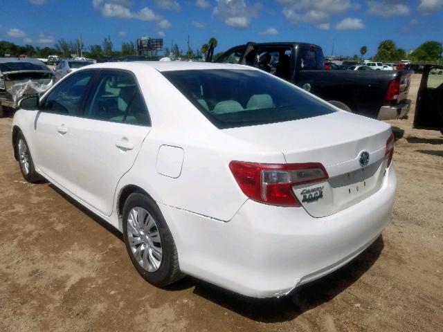 4T1BD1FKXDU086312 - 2013 TOYOTA CAMRY HYBR WHITE photo 3