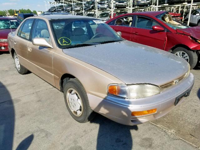 4T1BG12K9TU685956 - 1996 TOYOTA CAMRY DX SILVER photo 1