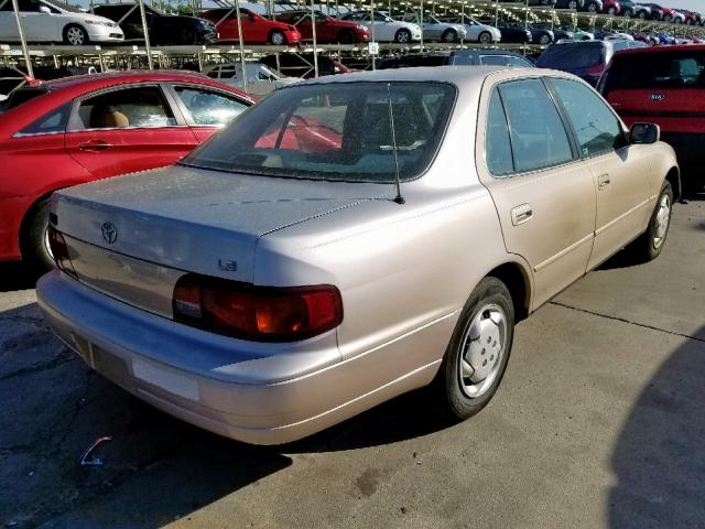 4T1BG12K9TU685956 - 1996 TOYOTA CAMRY DX SILVER photo 4