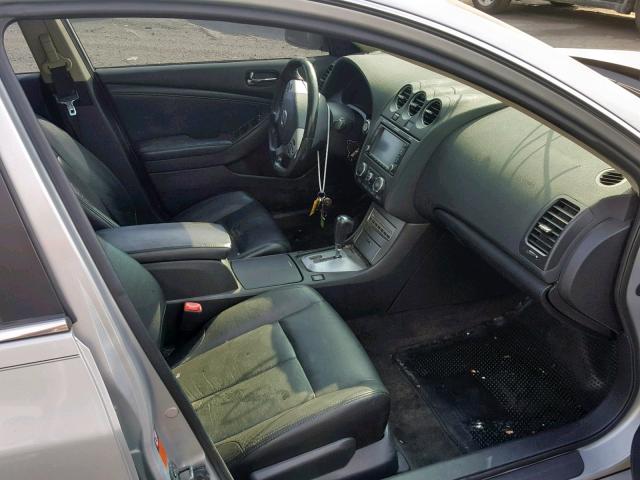 1N4BL21E38C210209 - 2008 NISSAN ALTIMA 3.5 SILVER photo 5