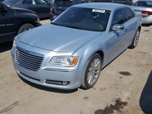 2C3CCAAG5DH698701 - 2013 CHRYSLER 300 SILVER photo 2