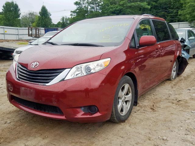 5TDKK3DC3BS140407 - 2011 TOYOTA SIENNA LE RED photo 2