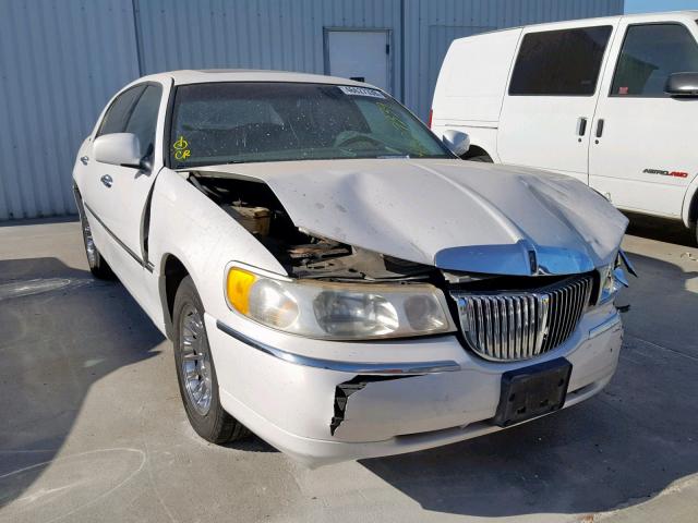 1LNHM83W2YY892184 - 2000 LINCOLN TOWN CAR C WHITE photo 1