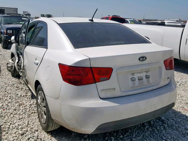 KNAFU4A2XB5402973 - 2011 KIA FORTE EX WHITE photo 3