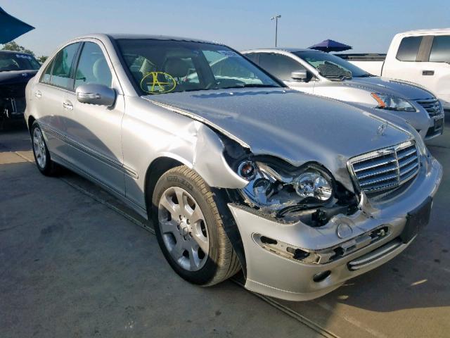 WDBRF61J25F566955 - 2005 MERCEDES-BENZ C 240 SILVER photo 1