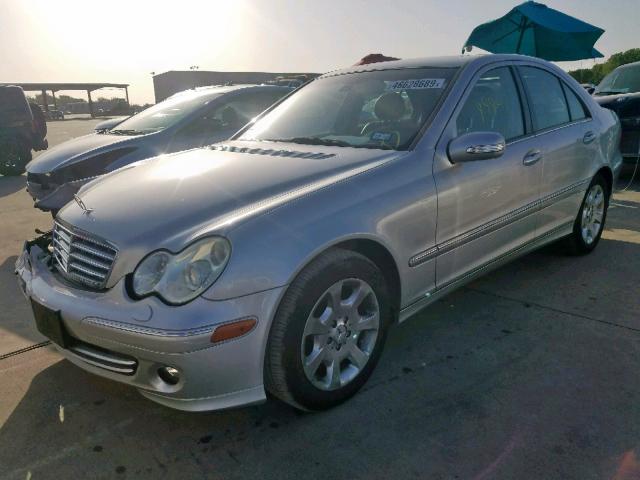 WDBRF61J25F566955 - 2005 MERCEDES-BENZ C 240 SILVER photo 2