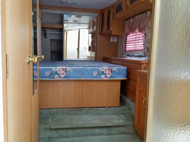 4YDF3672014055079 - 2001 MISC KEYSTONE Blanc photo 5