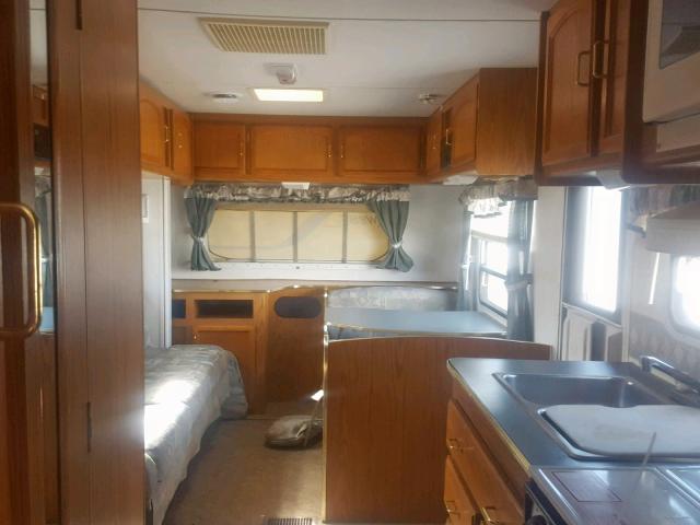 1UJBJ02N7Y16C0375 - 2000 JAYCO QUEST WHITE photo 6