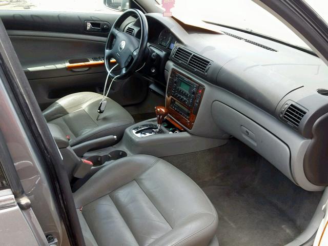 WVWRH63B02P241857 - 2002 VOLKSWAGEN PASSAT GLX 银色 照片 5