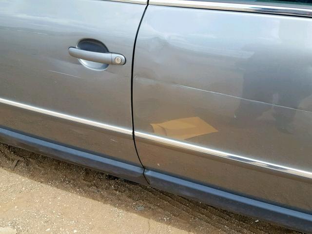 WVWRH63B02P241857 - 2002 VOLKSWAGEN PASSAT GLX 银色 照片 9