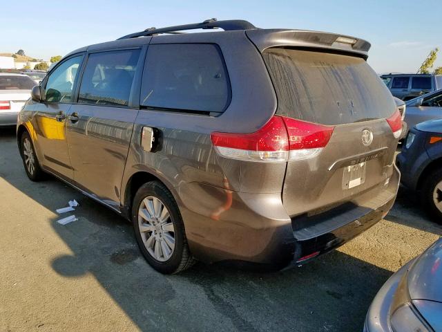 5TDJK3DC7CS048830 - 2012 TOYOTA SIENNA LE GRAY photo 3