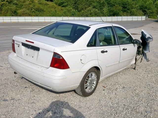 1FAFP34N07W266080 - 2007 FORD FOCUS ZX4 WHITE photo 4