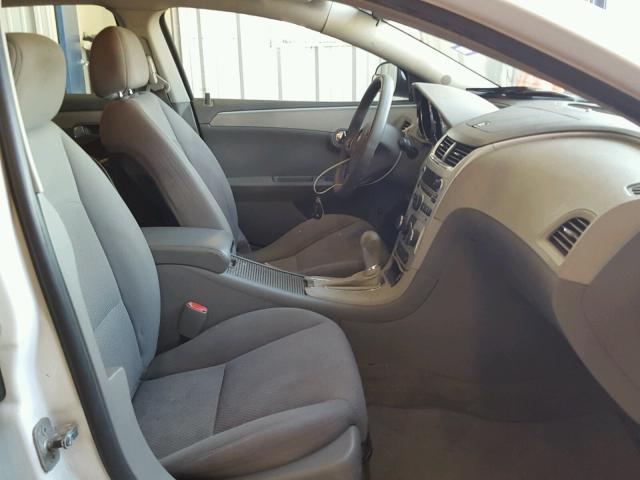 1G1ZH57B49F232477 - 2009 CHEVROLET MALIBU 1LT WHITE photo 5