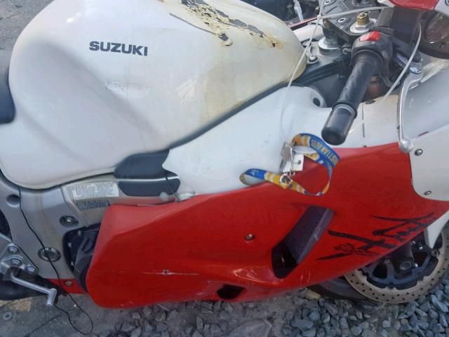 JS1GW71A962104975 - 2006 SUZUKI GSX1300 R RED photo 5