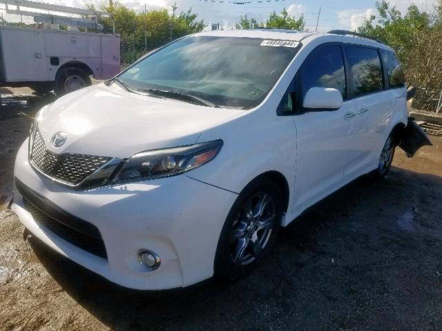 5TDXZ3DC2HS790033 - 2017 TOYOTA SIENNA SE WHITE photo 2