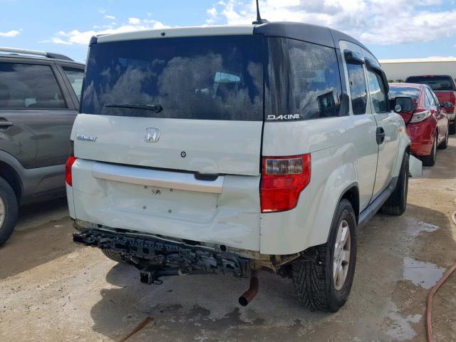 5J6YH1H7XBL001932 - 2011 HONDA ELEMENT EX WHITE photo 4