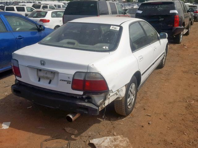 1HGCD5535TA047767 - 1996 HONDA ACCORD LX WHITE photo 4