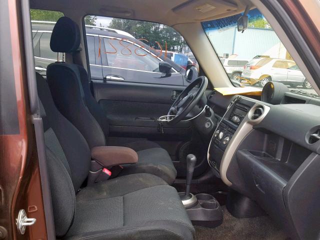JTLKT324864118983 - 2006 TOYOTA SCION XB 棕色 照片 5