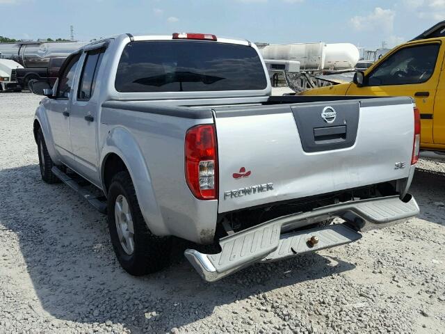 1N6AD07U38C446748 - 2008 NISSAN FRONTIER C SILVER photo 3