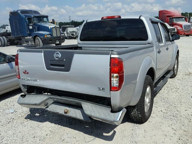 1N6AD07U38C446748 - 2008 NISSAN FRONTIER C SILVER photo 4