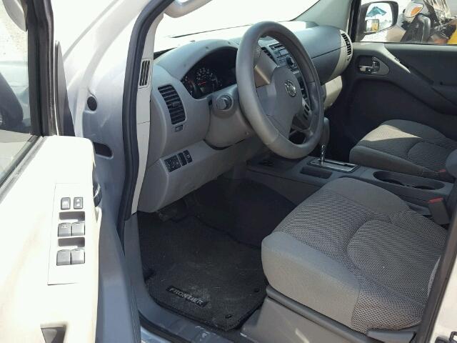 1N6AD07U38C446748 - 2008 NISSAN FRONTIER C SILVER photo 9