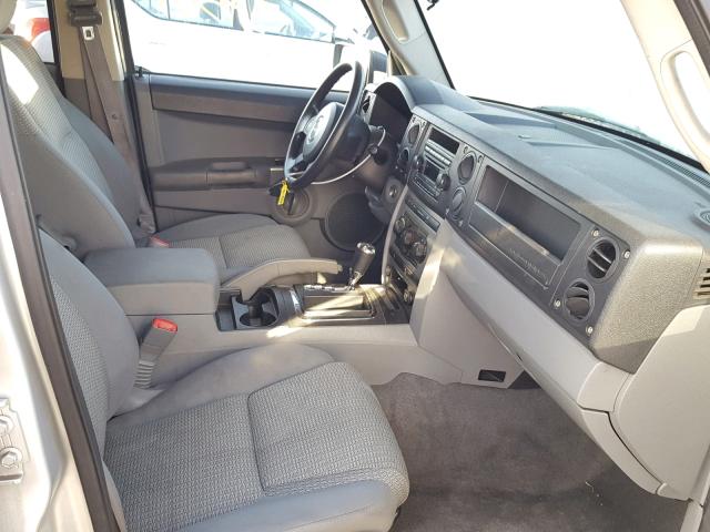 1J8HH48K66C339886 - 2006 JEEP COMMANDER SILVER photo 5