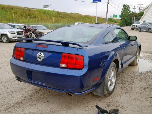 1ZVFT82H375276072 - 2007 FORD MUSTANG GT BLUE photo 4