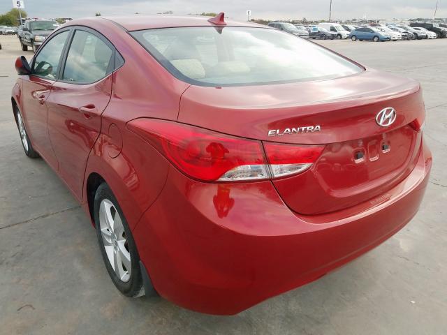 KMHDH4AE8DU592205 - 2013 HYUNDAI ELANTRA GL RED photo 3