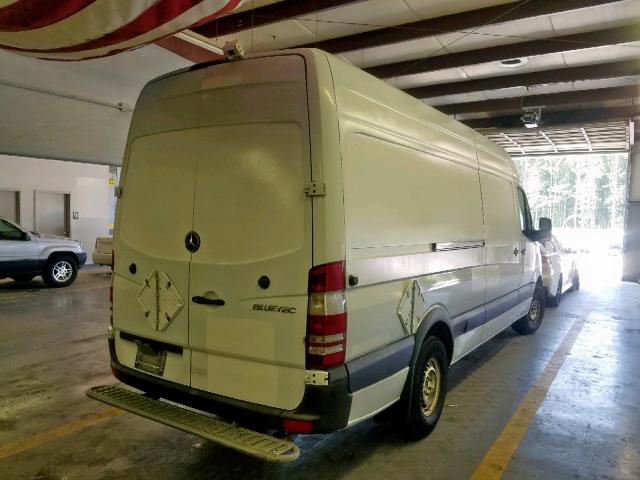 WD3PE8CB4C5613199 - 2012 MERCEDES-BENZ SPRINTER 2 WHITE photo 4