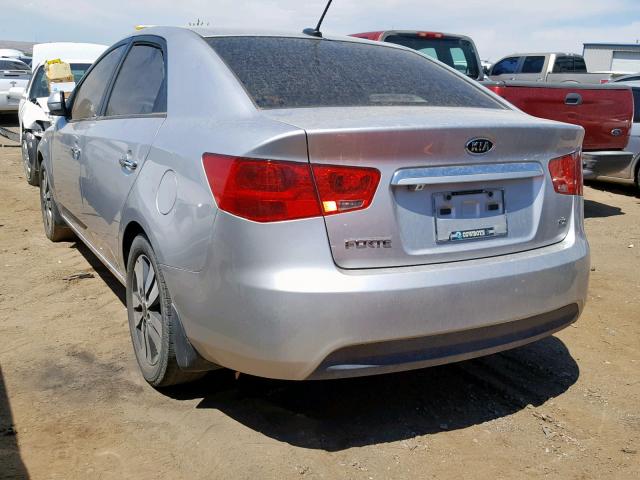 KNAFU4A25D5700544 - 2013 KIA FORTE EX SILVER photo 3