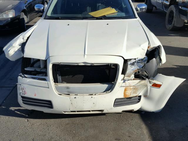 2C3KA43R97H606351 - 2007 CHRYSLER 300 CREAM photo 9