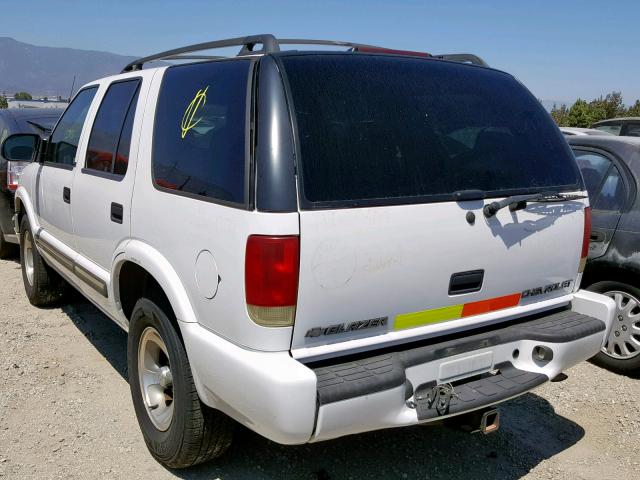 1GNCS13W4Y2332754 - 2000 CHEVROLET BLAZER WHITE photo 3