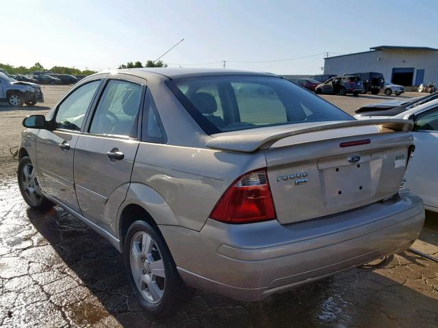 1FAHP34N96W131929 - 2006 FORD FOCUS ZX4 GOLD photo 3