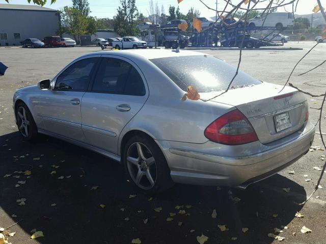 WDBUF72X69B365561 - 2009 MERCEDES-BENZ E 550 SILVER photo 3