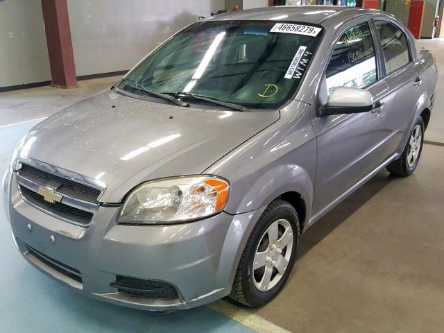 KL1TD5DE4AB047632 - 2010 CHEVROLET AVEO LS GRAY photo 2