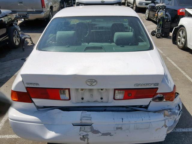 4T1BG22K01U767111 - 2001 TOYOTA CAMRY CE WHITE photo 9