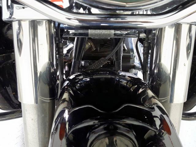 1HD1FCW136Y612979 - 2006 HARLEY-DAVIDSON FLHTCUI BLACK photo 19