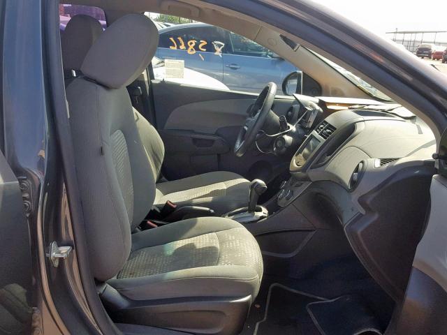 1G1JA5SG6D4245000 - 2013 CHEVROLET SONIC LS CHARCOAL photo 5